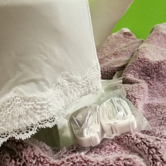 NWOT 34B White Lace Padded Wedding Bustier - Picture 5 of 12